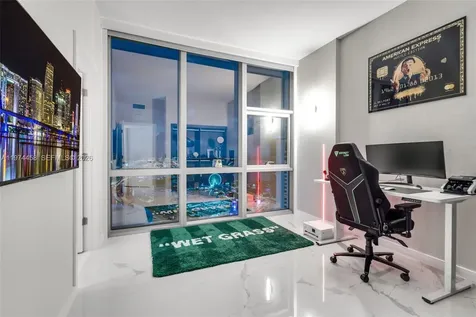 851 NE 1st Avenue Miami FL 33132