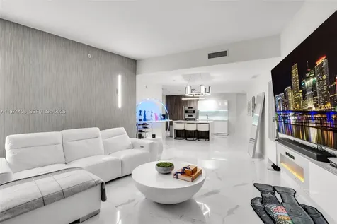 851 NE 1st Avenue Miami FL 33132
