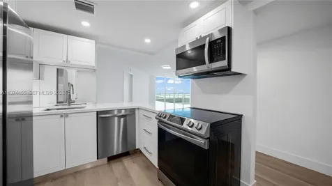 555 NE 34th Street Miami FL 33137