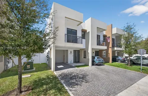 5467 W Oak Way Dania Beach FL 33314