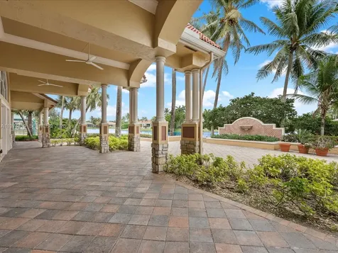 3303 W Stonebrook Circle Davie FL 33330