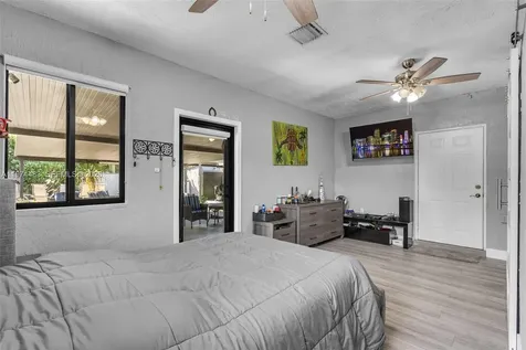 42 W 44th Street Hialeah FL 33012