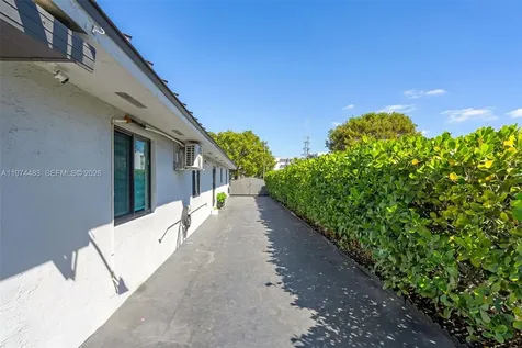 42 W 44th Street Hialeah FL 33012