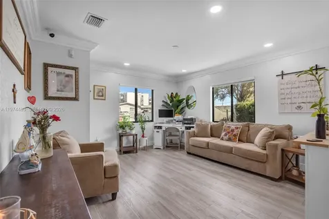 42 W 44th Street Hialeah FL 33012