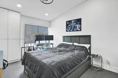 2723 NE 164th Street North Miami Beach FL 33160