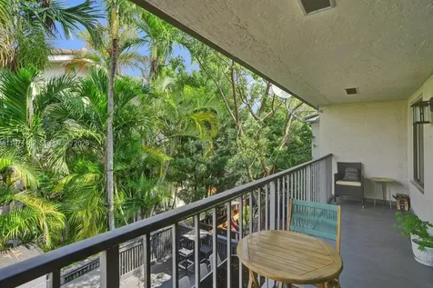 2723 NE 164th Street North Miami Beach FL 33160