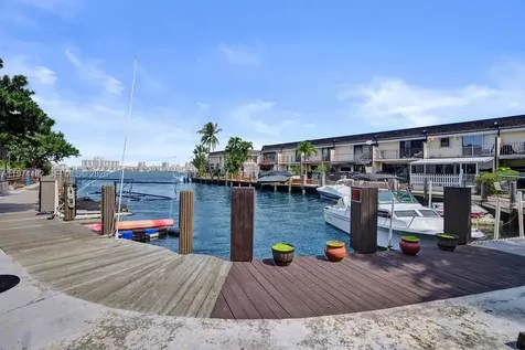 2723 NE 164th Street North Miami Beach FL 33160