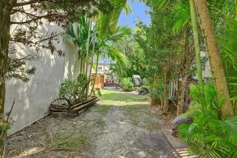 2723 NE 164th Street North Miami Beach FL 33160
