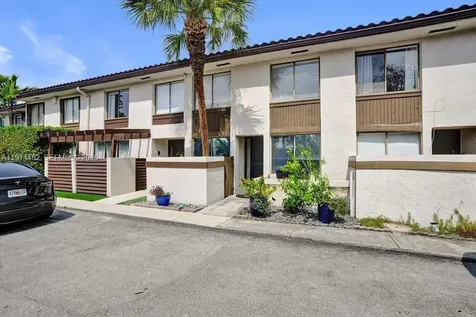 2723 NE 164th Street North Miami Beach FL 33160