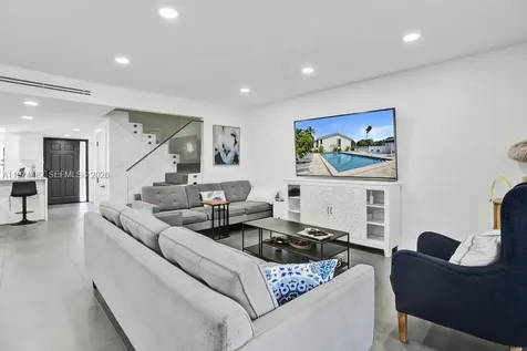2723 NE 164th Street North Miami Beach FL 33160