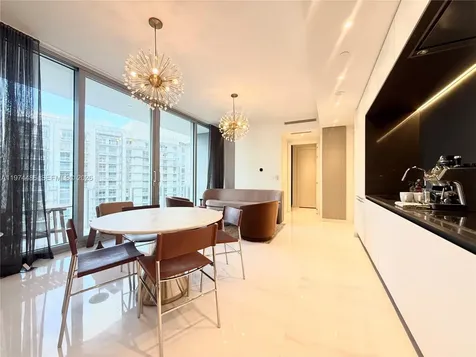 300 Biscayne Blvd Way Miami FL 33131
