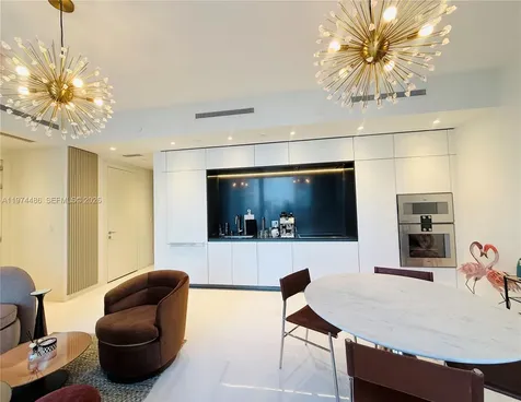 300 Biscayne Blvd Way Miami FL 33131
