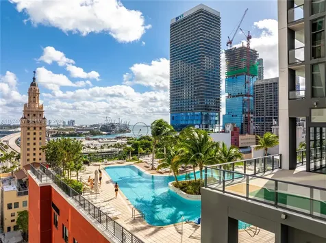 159 NE 6th Street Miami FL 33132