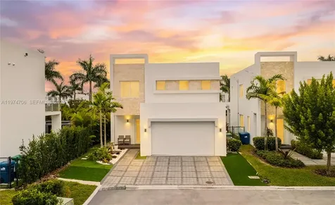 10366 NW 68th Terrace Doral FL 33178