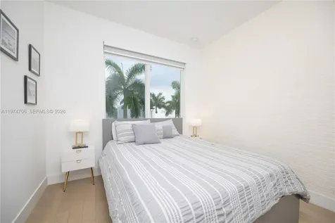 10366 NW 68th Terrace Doral FL 33178