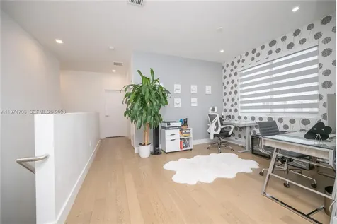 10366 NW 68th Terrace Doral FL 33178