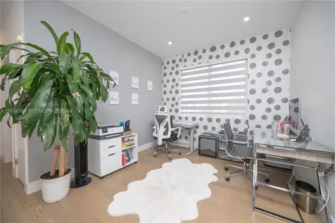 10366 NW 68th Terrace Doral FL 33178