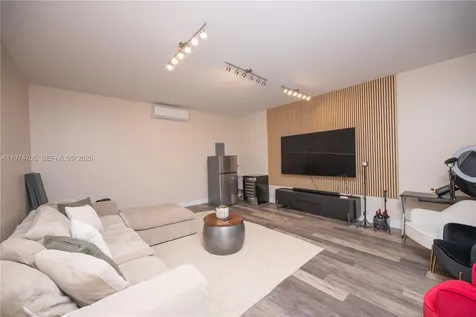 10366 NW 68th Terrace Doral FL 33178