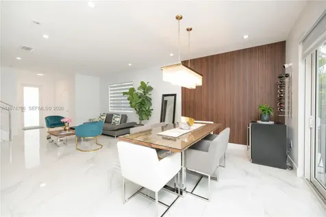 10366 NW 68th Terrace Doral FL 33178