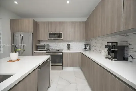 10366 NW 68th Terrace Doral FL 33178