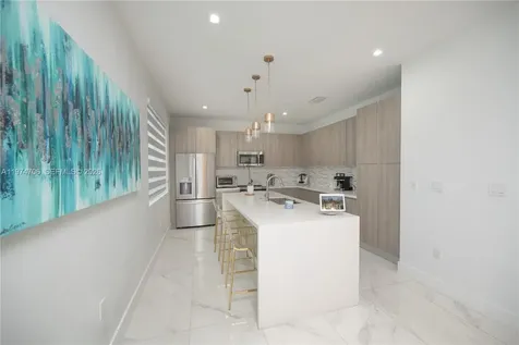10366 NW 68th Terrace Doral FL 33178