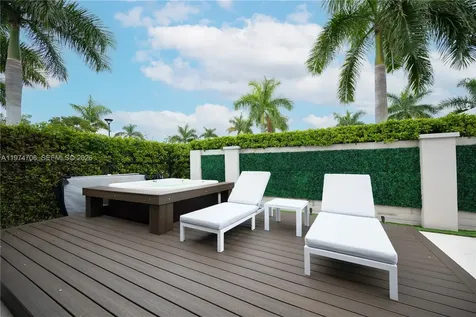 10366 NW 68th Terrace Doral FL 33178