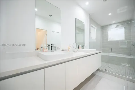 10366 NW 68th Terrace Doral FL 33178