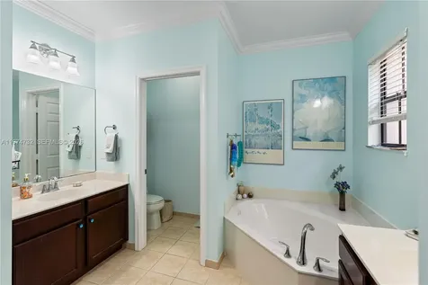 6073 Grand Cypress Circle W Coconut Creek FL 33073