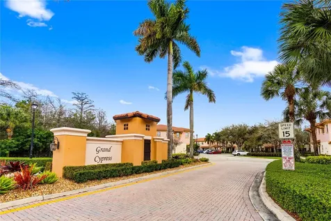 6073 Grand Cypress Circle W Coconut Creek FL 33073