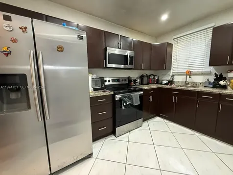 9951 SW 39th Terrace Miami FL 33165