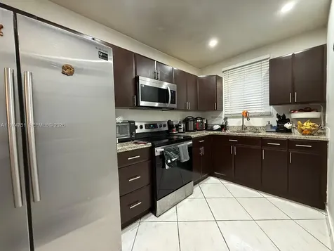 9951 SW 39th Terrace Miami FL 33165