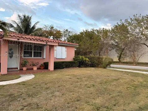 9951 SW 39th Terrace Miami FL 33165