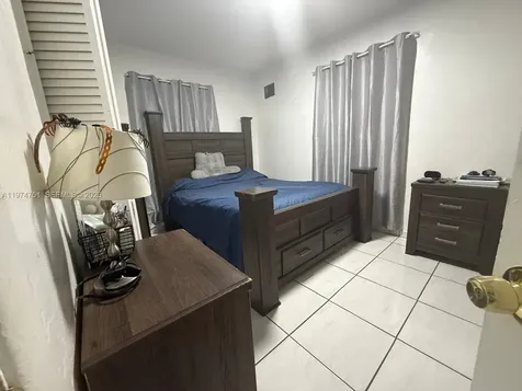 9951 SW 39th Terrace Miami FL 33165