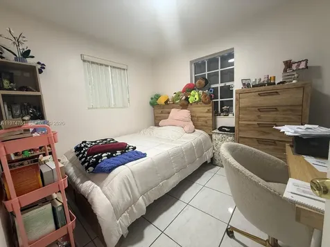 9951 SW 39th Terrace Miami FL 33165
