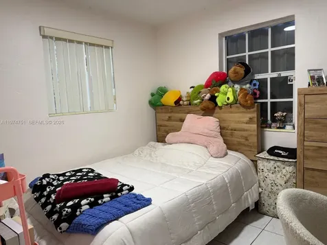 9951 SW 39th Terrace Miami FL 33165