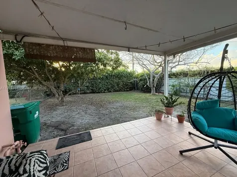 9951 SW 39th Terrace Miami FL 33165