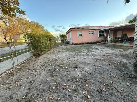 9951 SW 39th Terrace Miami FL 33165
