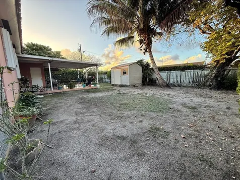 9951 SW 39th Terrace Miami FL 33165