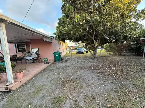 9951 SW 39th Terrace Miami FL 33165