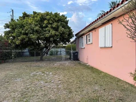 9951 SW 39th Terrace Miami FL 33165