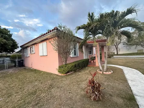 9951 SW 39th Terrace Miami FL 33165
