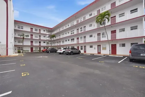 4270 NW 40th Street Lauderdale Lakes FL 33319