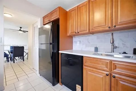 4270 NW 40th Street Lauderdale Lakes FL 33319