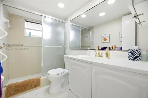 4270 NW 40th Street Lauderdale Lakes FL 33319