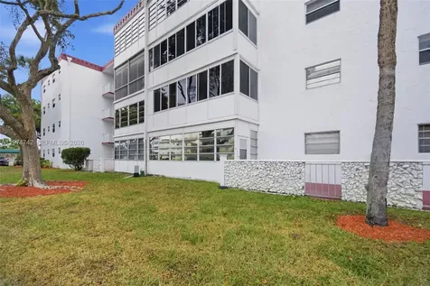 4270 NW 40th Street Lauderdale Lakes FL 33319