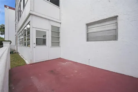 4270 NW 40th Street Lauderdale Lakes FL 33319