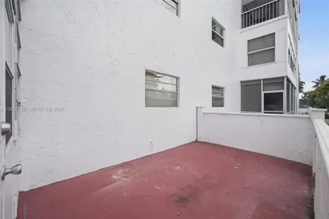 4270 NW 40th Street Lauderdale Lakes FL 33319