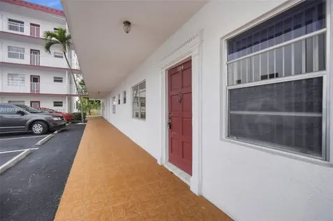 4270 NW 40th Street Lauderdale Lakes FL 33319
