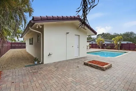 4925 Tyler Street Hollywood FL 33021