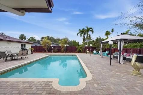 4925 Tyler Street Hollywood FL 33021